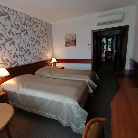 Arany Bárány Hotel Zalaegerszeg Kültér fotó