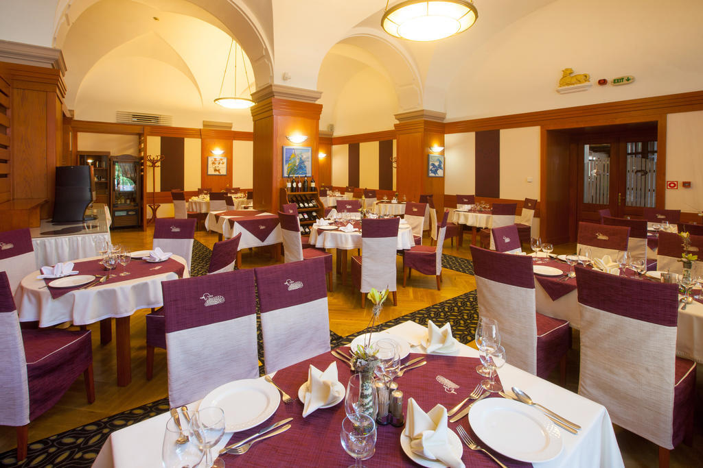 Arany Bárány Hotel Zalaegerszeg Kültér fotó
